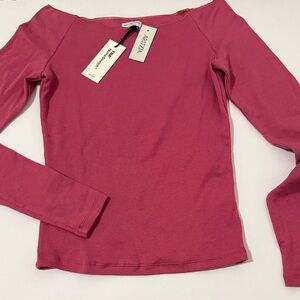 Aritzia Small Berry Pink Long Sleeve Off-Shoulder Top
